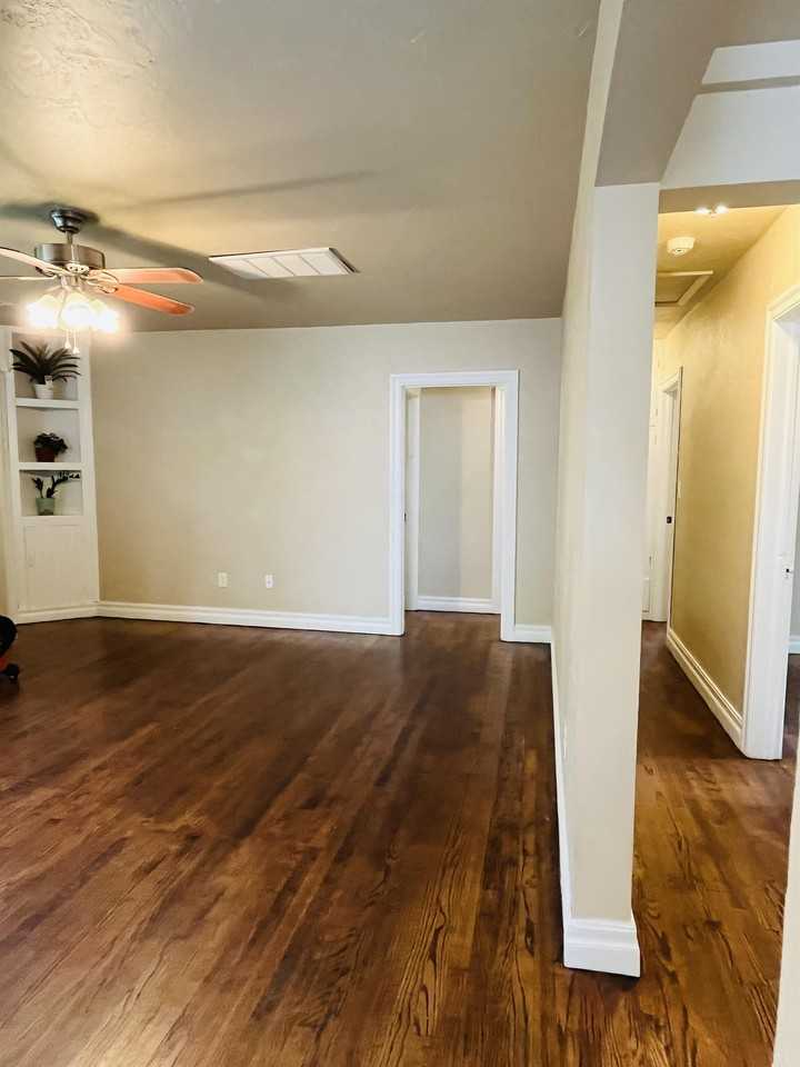 3236 Nw 25th St #1 - Photo 6 of 10