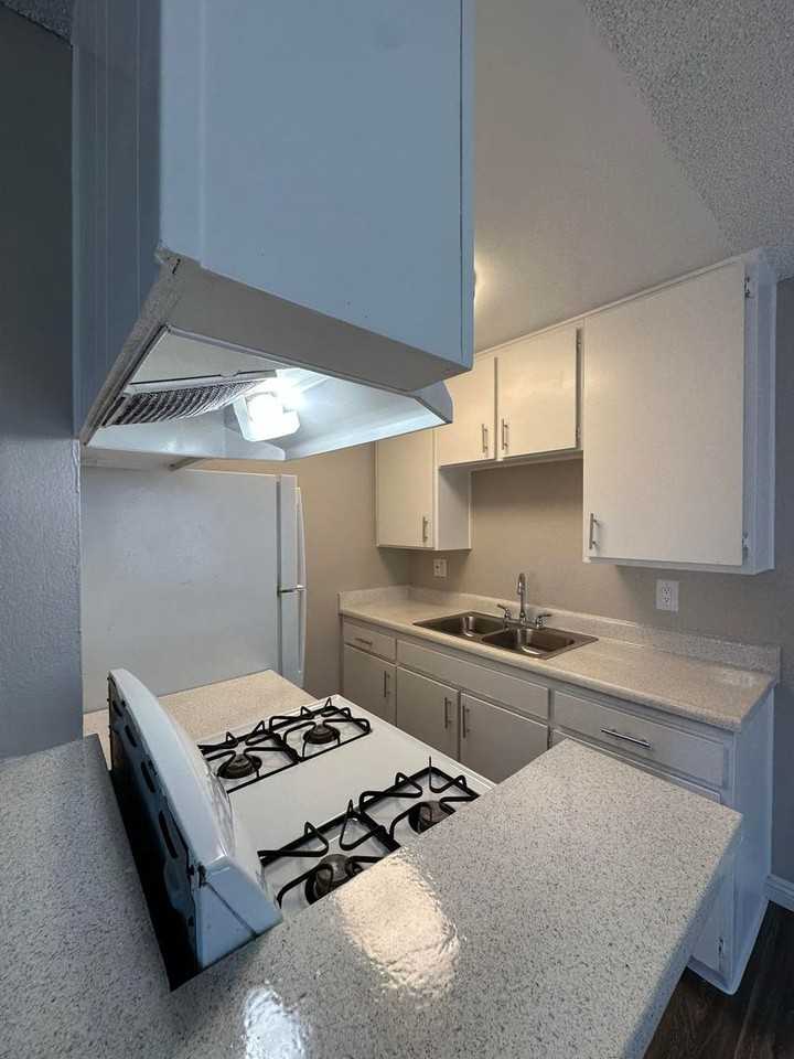 Experience comfortable living in a scenic setting at Garden View Apartments! - Photo 6 of 46