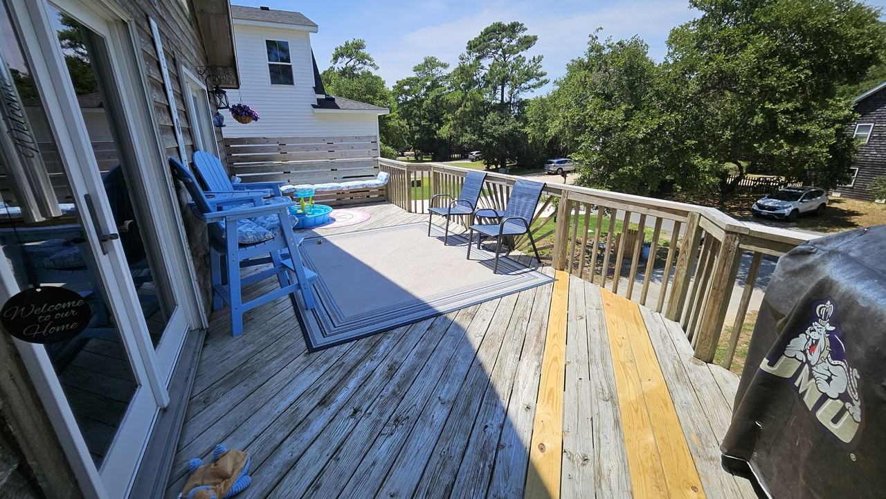 701 Teakwood Ln #1 - Photo 4 of 29
