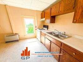 featured image of 1658 Main St #5