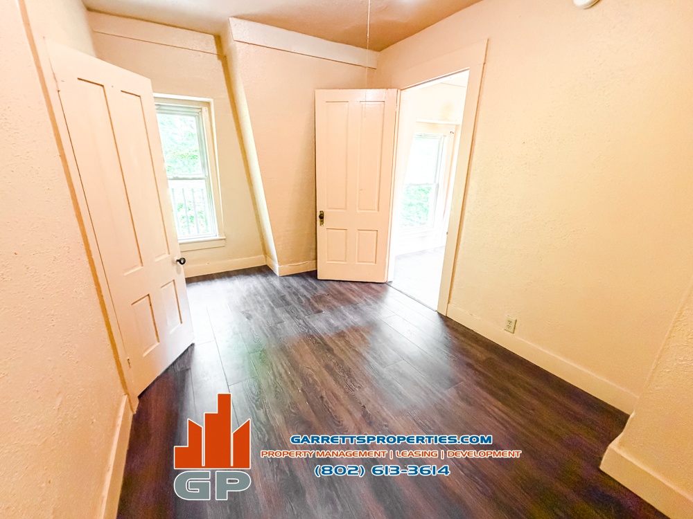 1658 Main St #5 - Photo 2 of 7