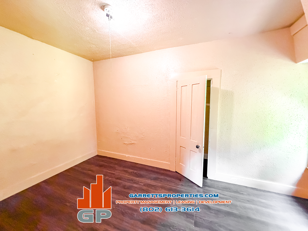 1658 Main St #5 - Photo 5 of 7