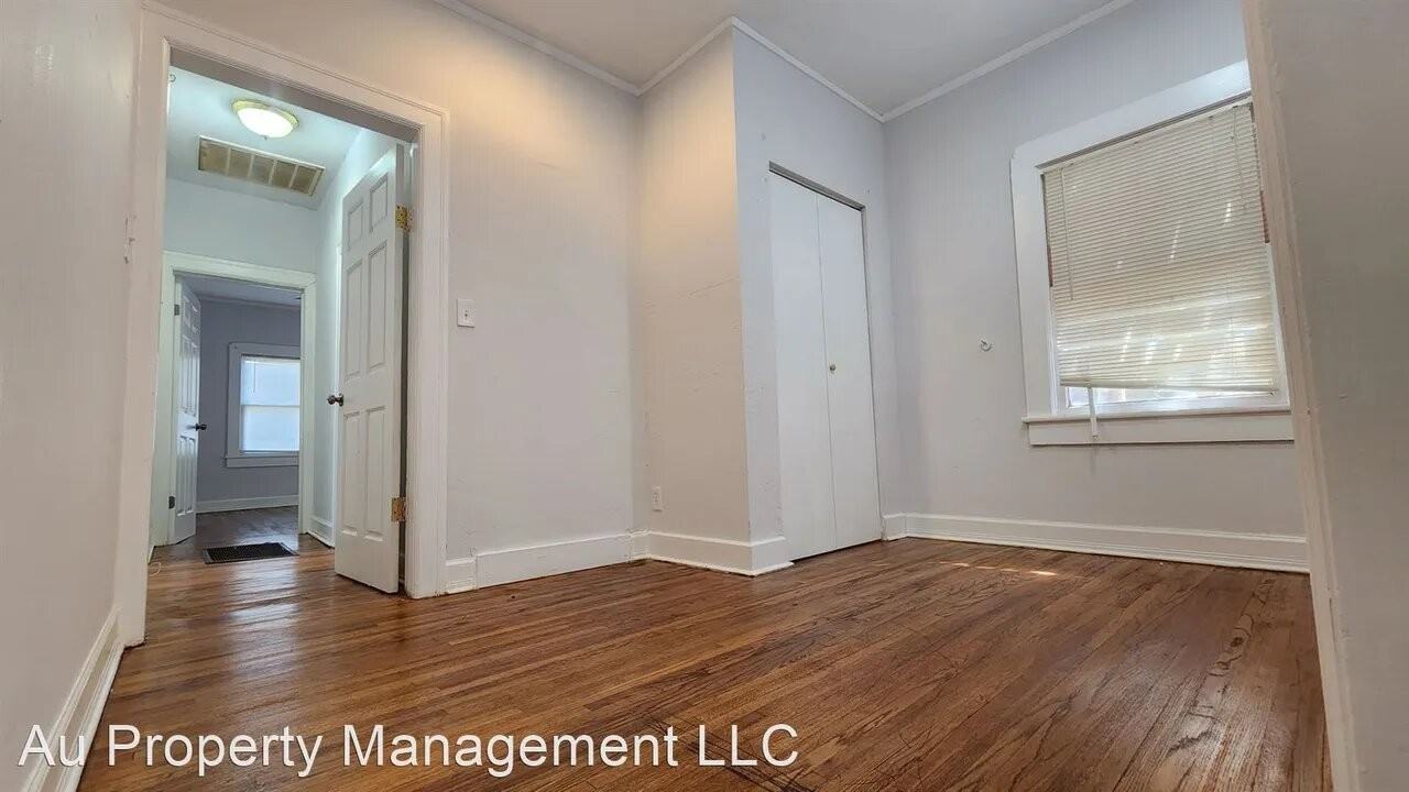2108 S Van Buren St #1 - Photo 5 of 10