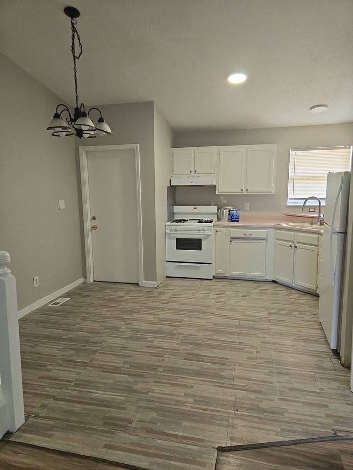 11042 Amburg Ct #1 - Photo 3 of 18