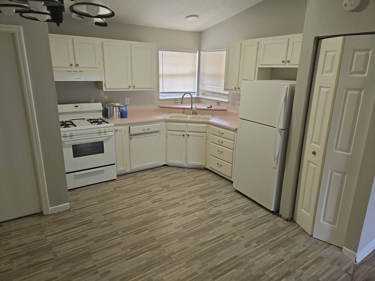 11042 Amburg Ct #1 - Photo 4 of 18