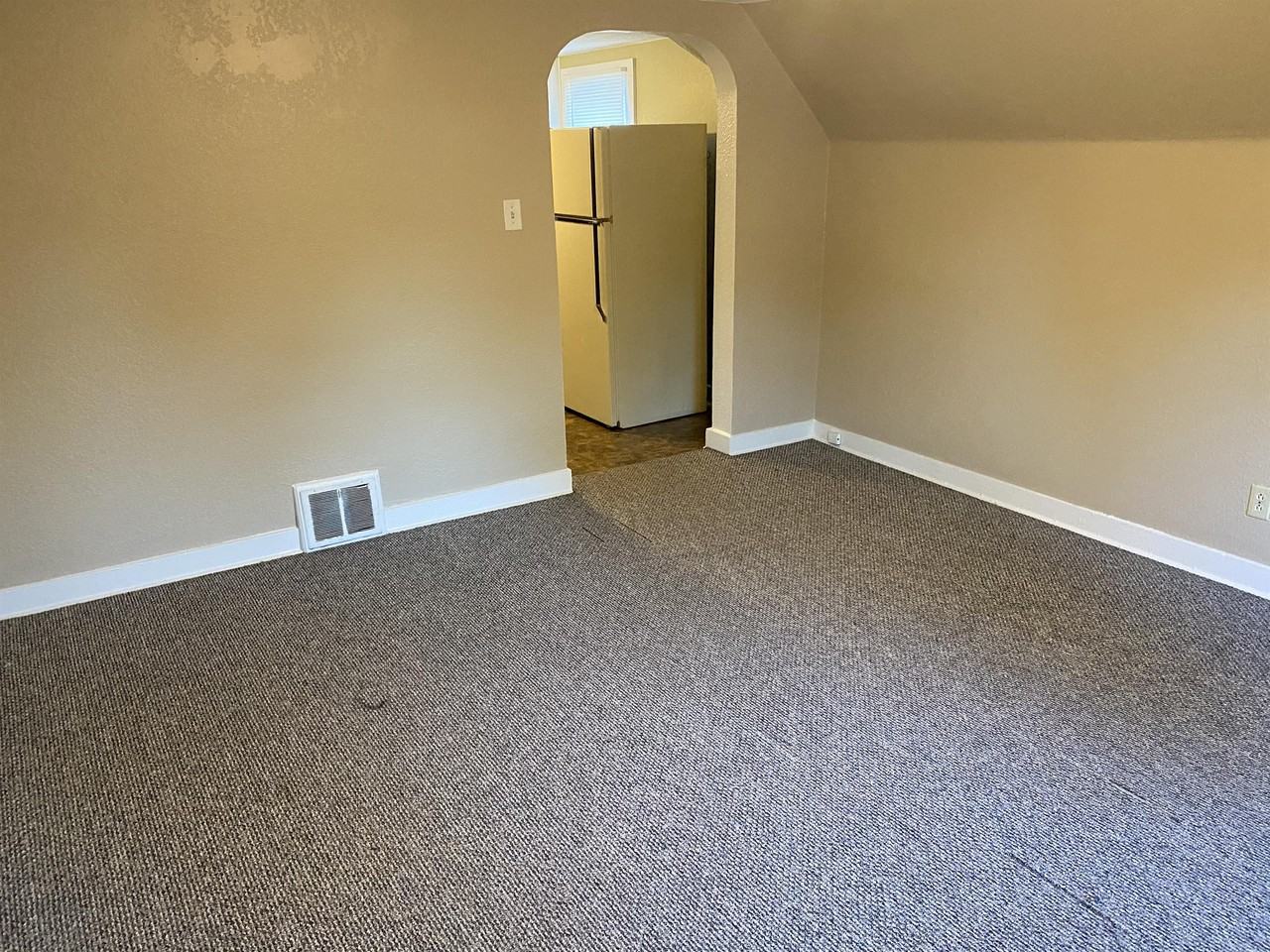 2916 Roosevelt St #2 - Photo 2 of 10