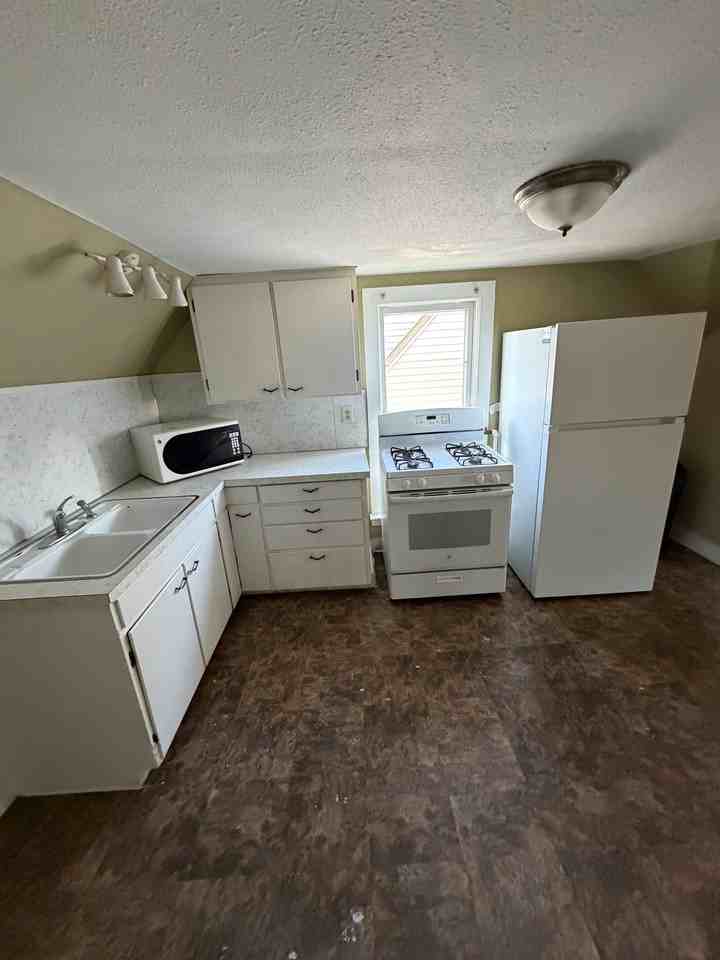 2916 Roosevelt St #2 - Photo 4 of 10
