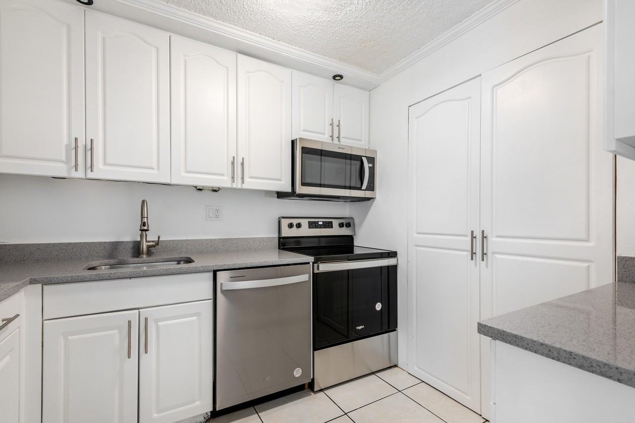 8020 Fairview Drive101 #101 - Photo 3 of 10