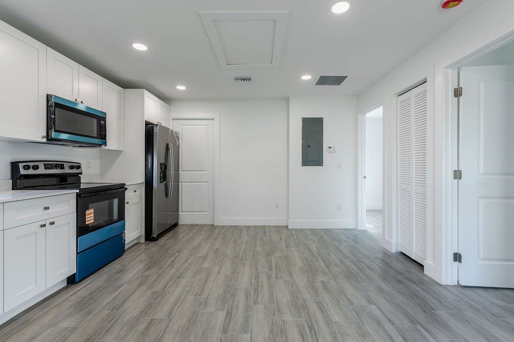 3018 Se Iris St #1 - Photo 3 of 16