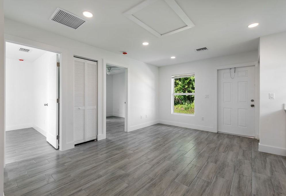 3018 Se Iris St #1 - Photo 5 of 16