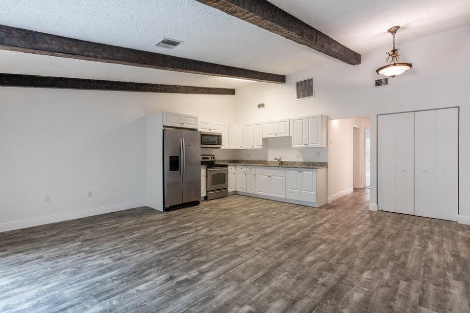5847 S 37th St #1 - Photo 4 of 18