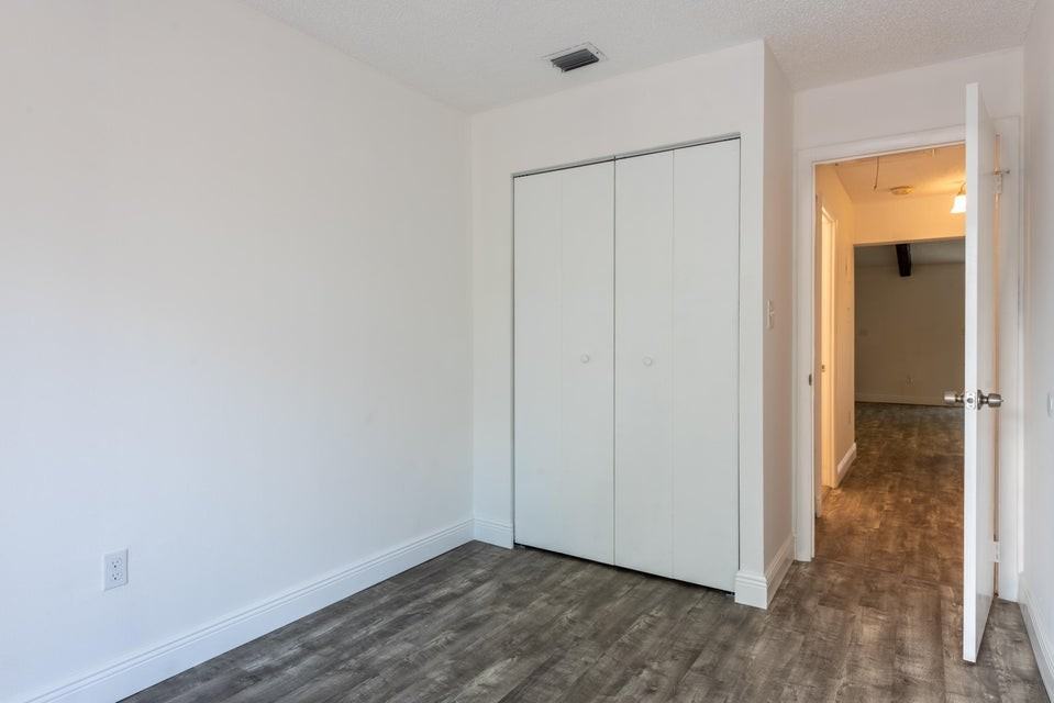 5847 S 37th St #1 - Photo 7 of 18