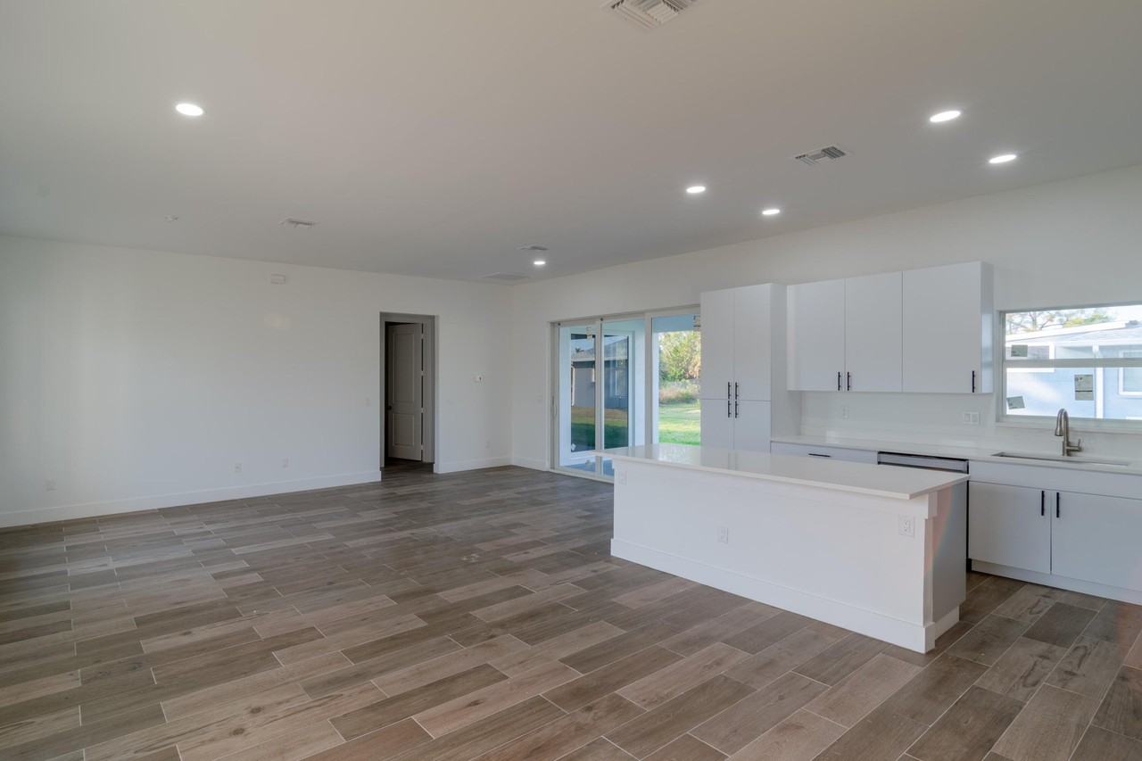 10625 Ayear Rd #1 - Photo 5 of 30
