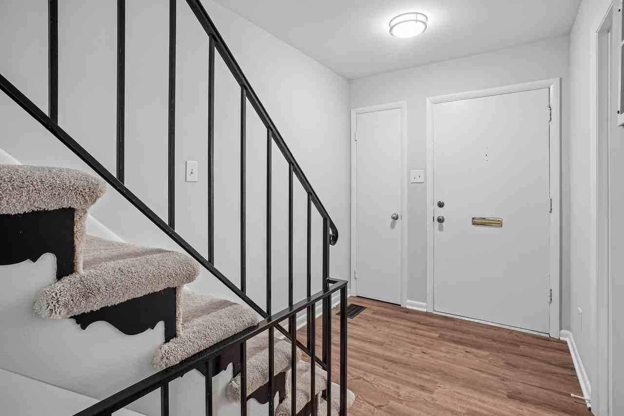 5128 Cliffhaven Dr #X - Photo 5 of 42