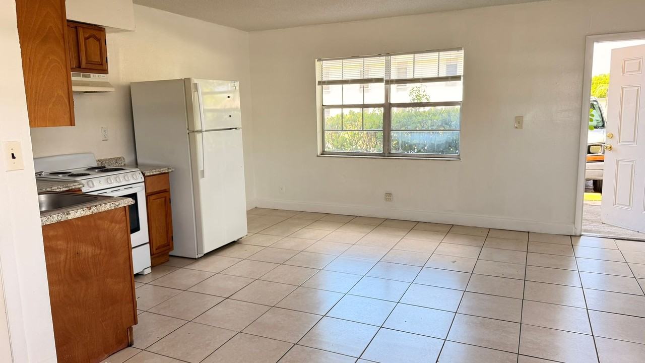978 Pompano - Photo 4 of 38