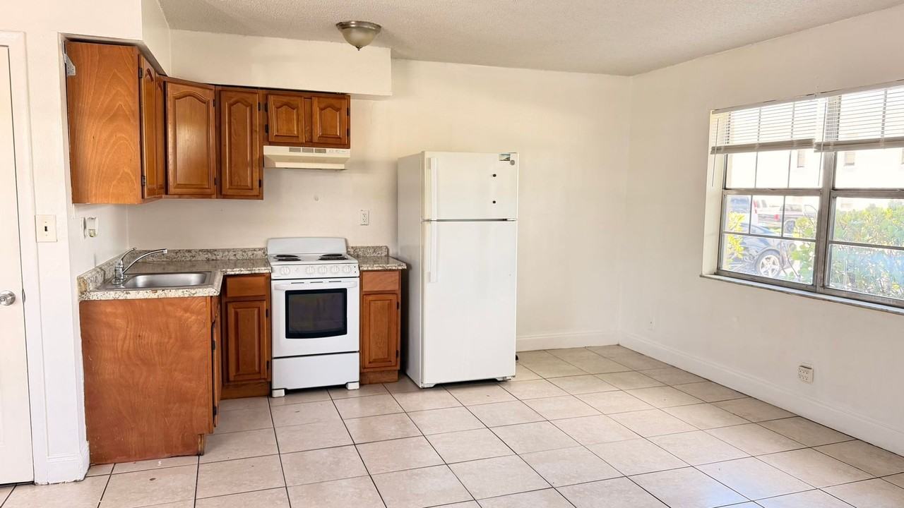 978 Pompano - Photo 5 of 38