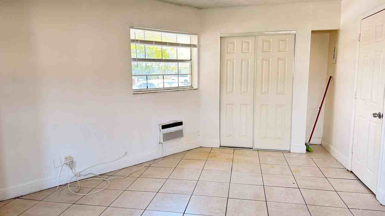 978 Pompano - Photo 6 of 38