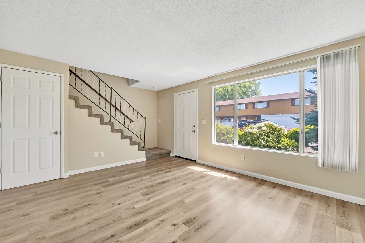 Villa Chateau Apartments - Photo 5 of 38