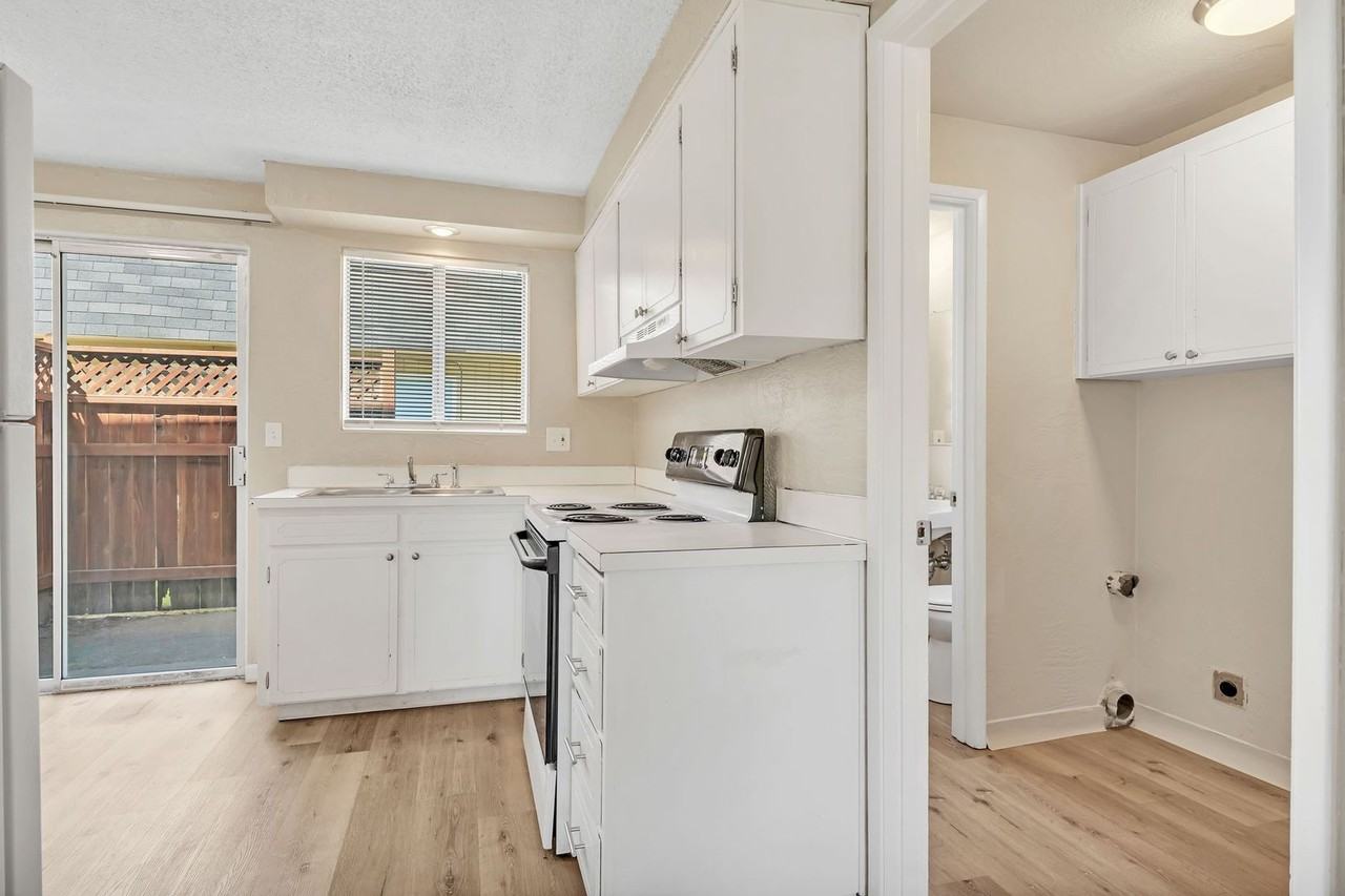 Villa Chateau Apartments - Photo 7 of 38