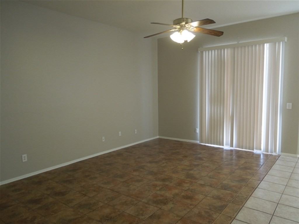 12711 West Earll Drive - Photo 5 of 11