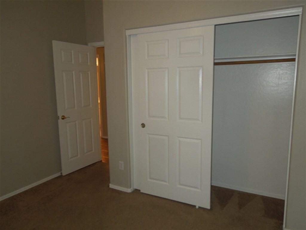 12711 West Earll Drive - Photo 6 of 11