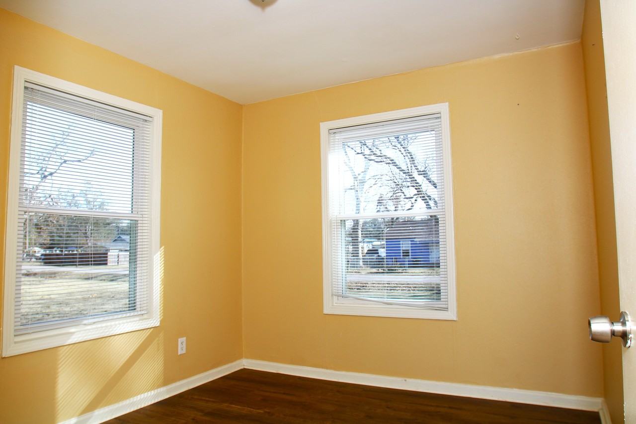 520 Mckee St #1 - Photo 6 of 10