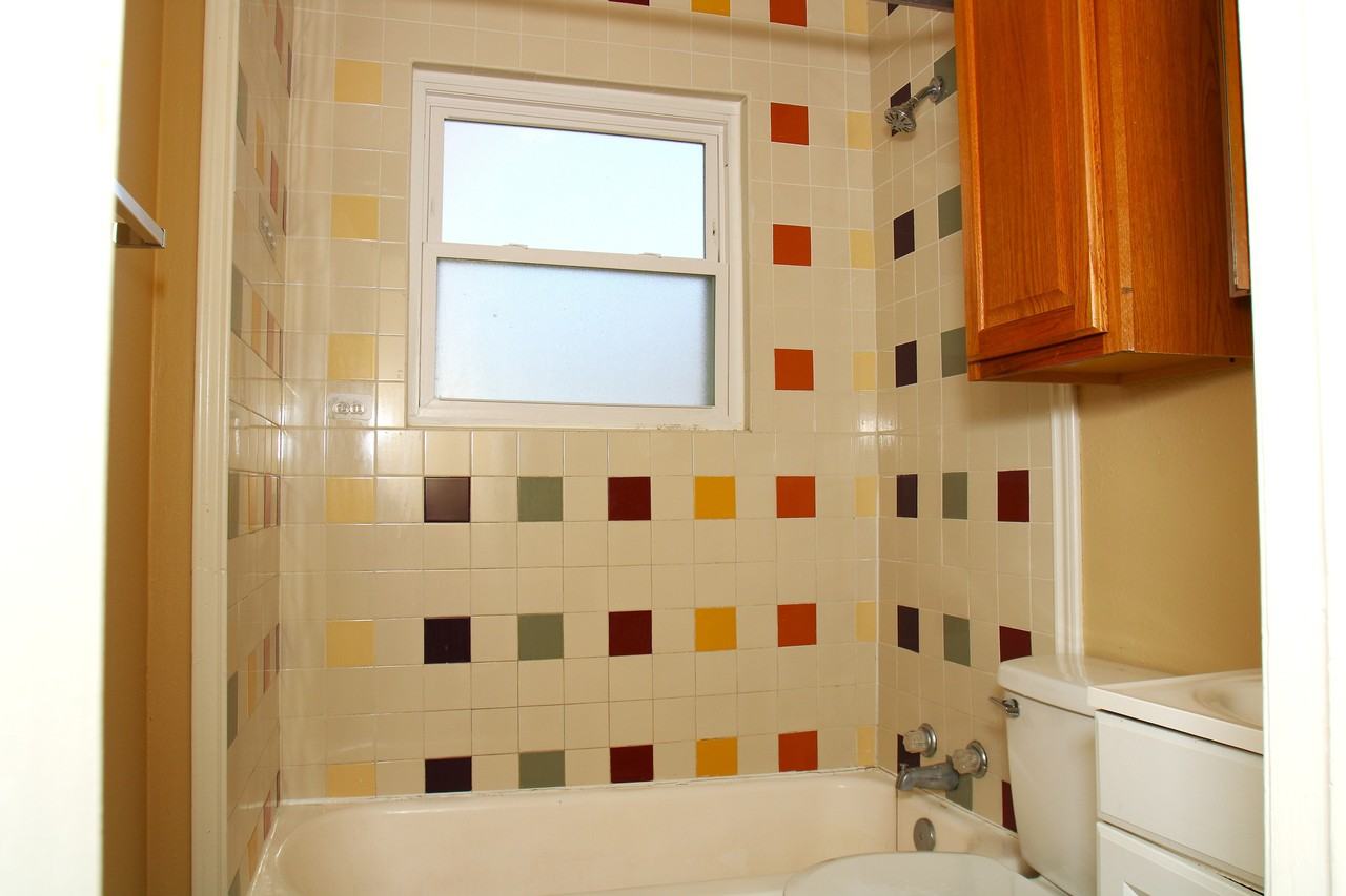 520 Mckee St #1 - Photo 7 of 10