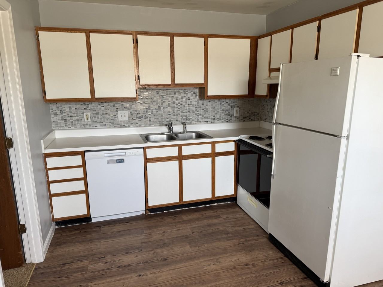 3320 Bridges Street - 1Apt 1 #1 - Photo 4 of 15
