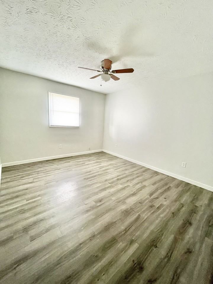 715 Deer Trail Ct #715 - Photo 4 of 9