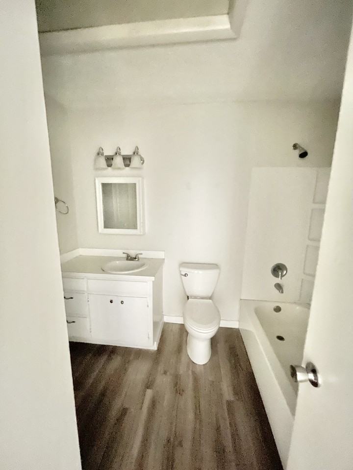 715 Deer Trail Ct #715 - Photo 5 of 9
