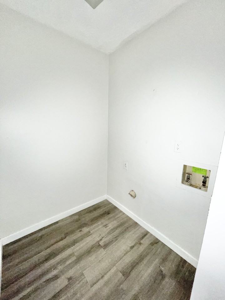 715 Deer Trail Ct #715 - Photo 7 of 9