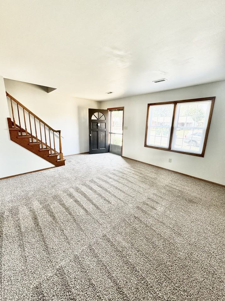 Lewis Lane Townhomes - 2929 #2929 - Photo 3 of 10