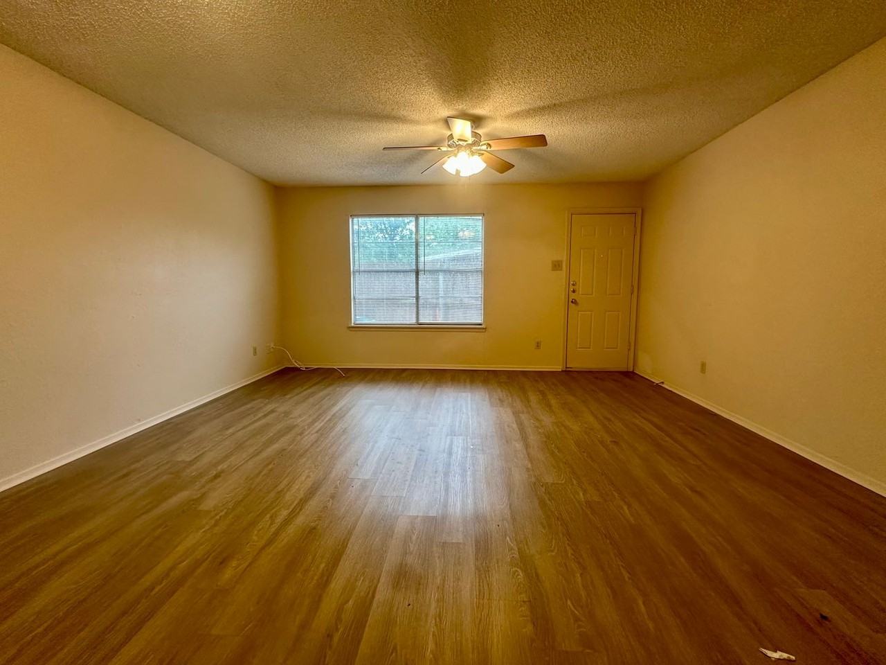 214 Romana Cir - Photo 2 of 10