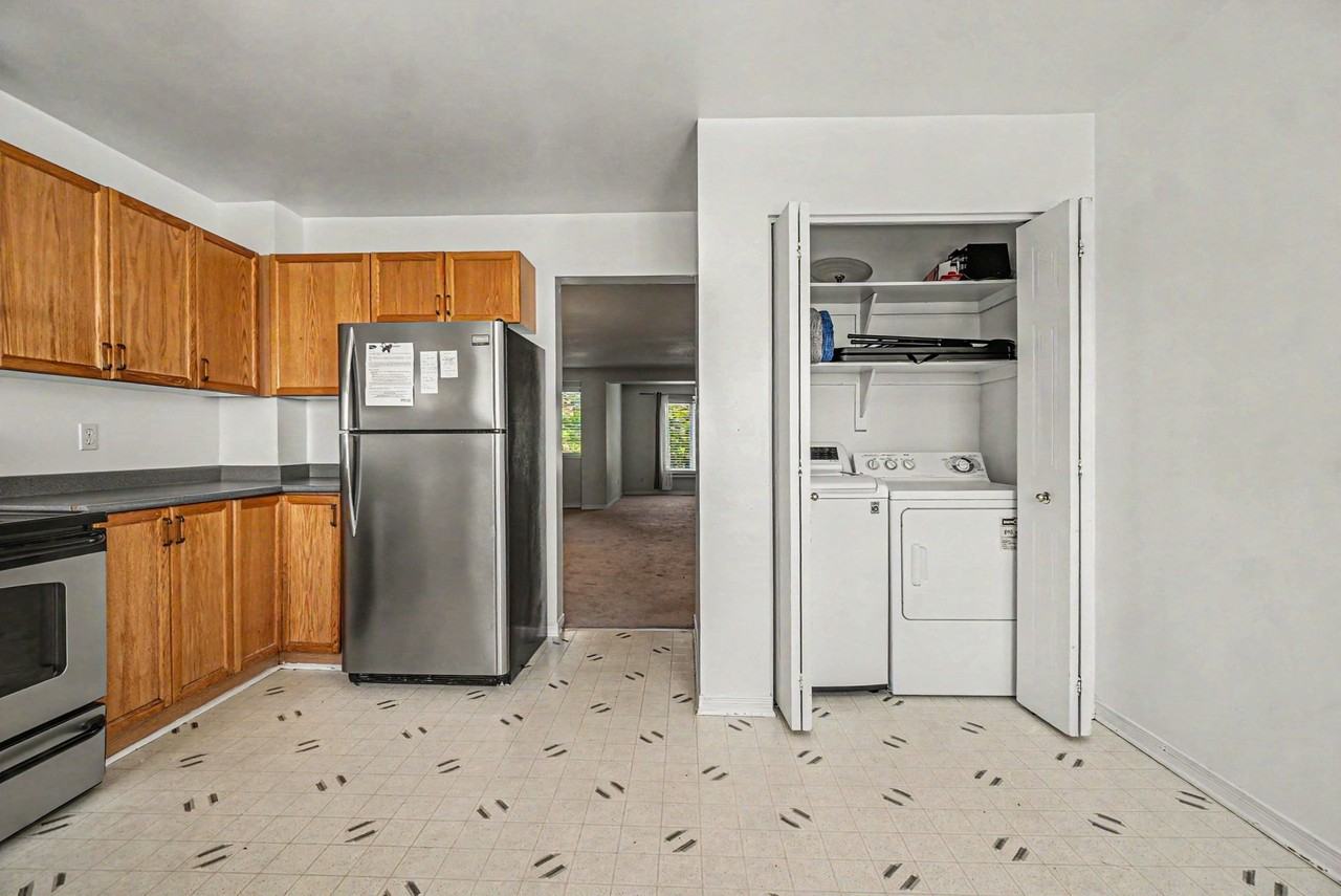 7 Rothbury Cres #1 - Photo 6 of 17