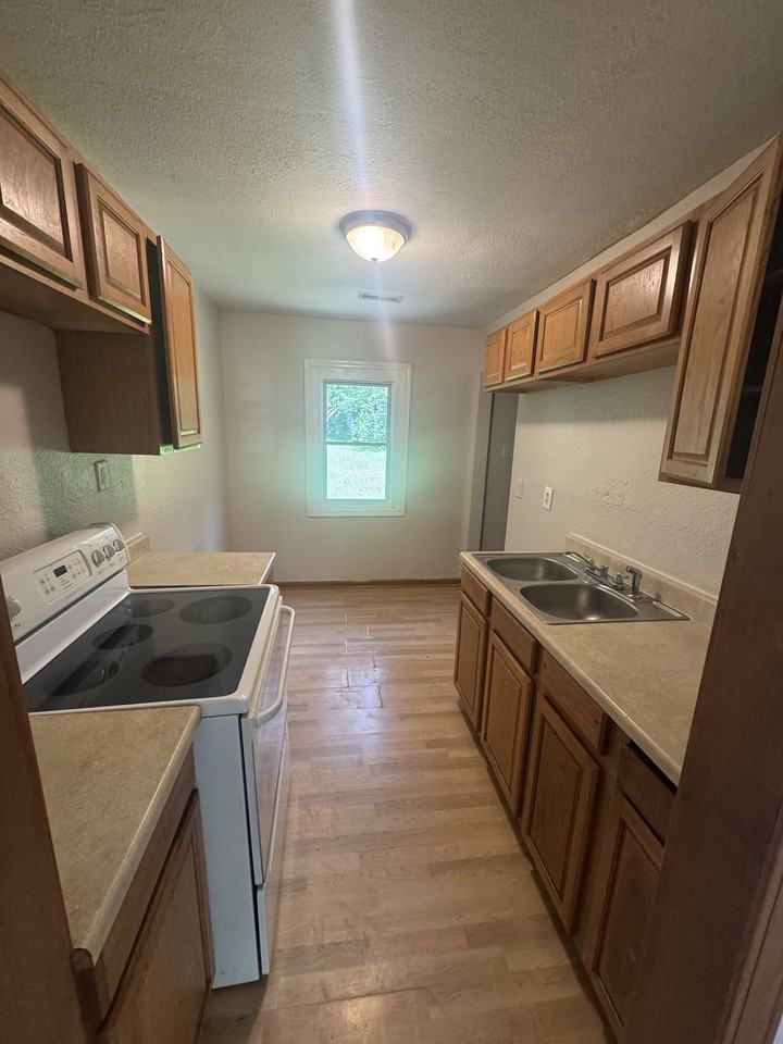 3412 Se Bryant St #1 - Photo 2 of 8
