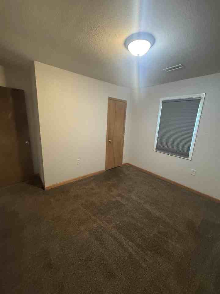 3412 Se Bryant St #1 - Photo 6 of 8