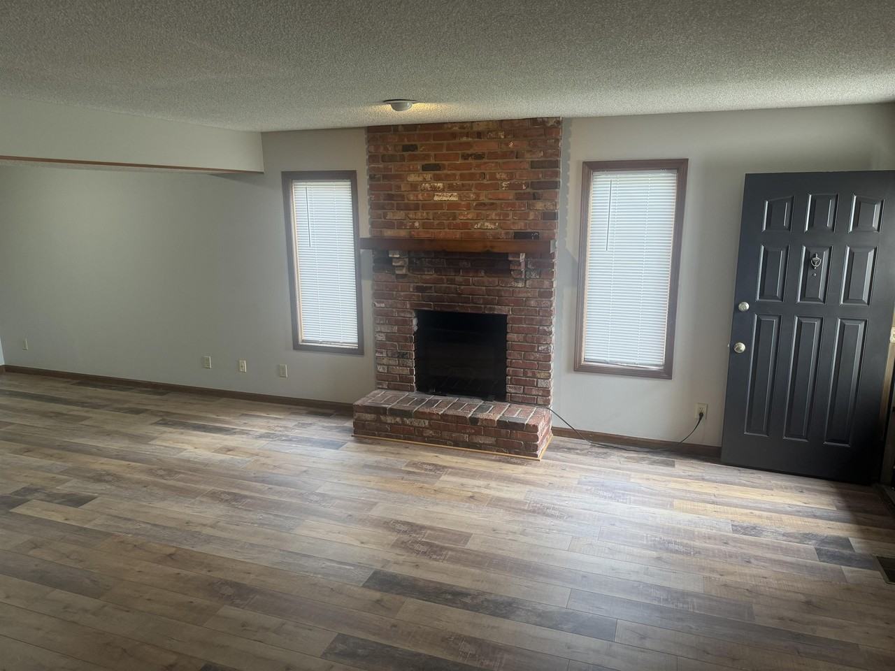 2040 Sw 36th St #1 - Photo 4 of 9