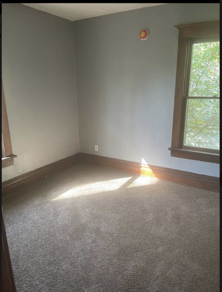 1011 Logan Ave #1 - Photo 2 of 7