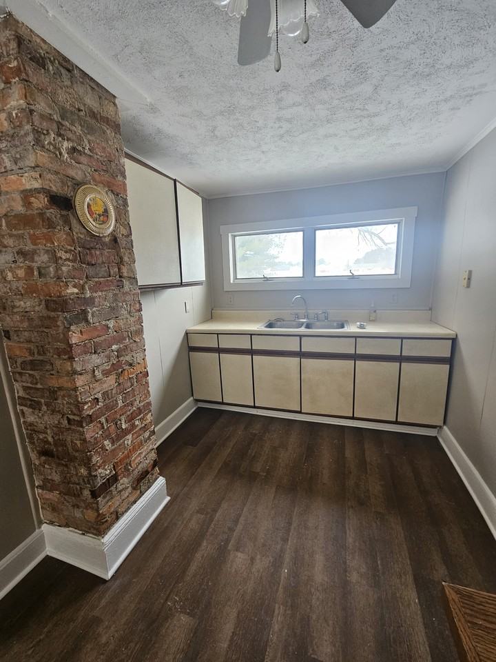 152 E Belle St #1 - Photo 2 of 24