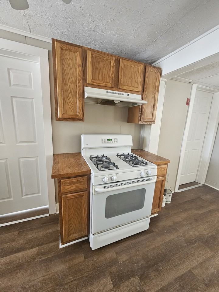 152 E Belle St #1 - Photo 3 of 24