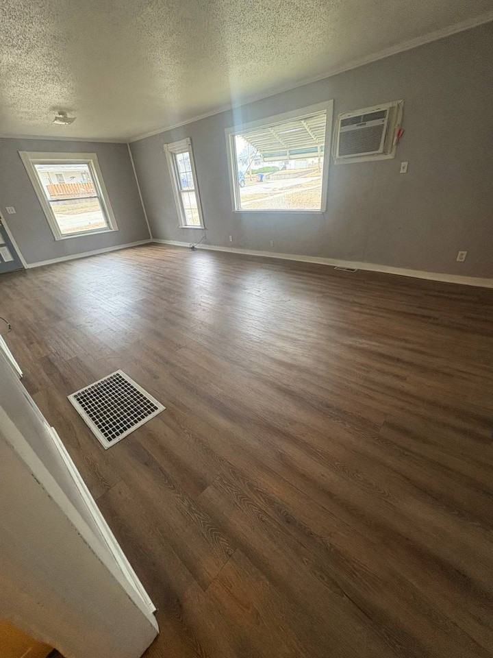 12 6th Ave Ne #1 - Photo 4 of 10