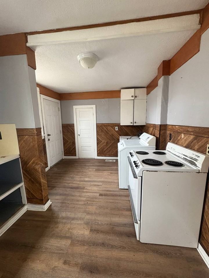 12 6th Ave Ne #1 - Photo 6 of 10