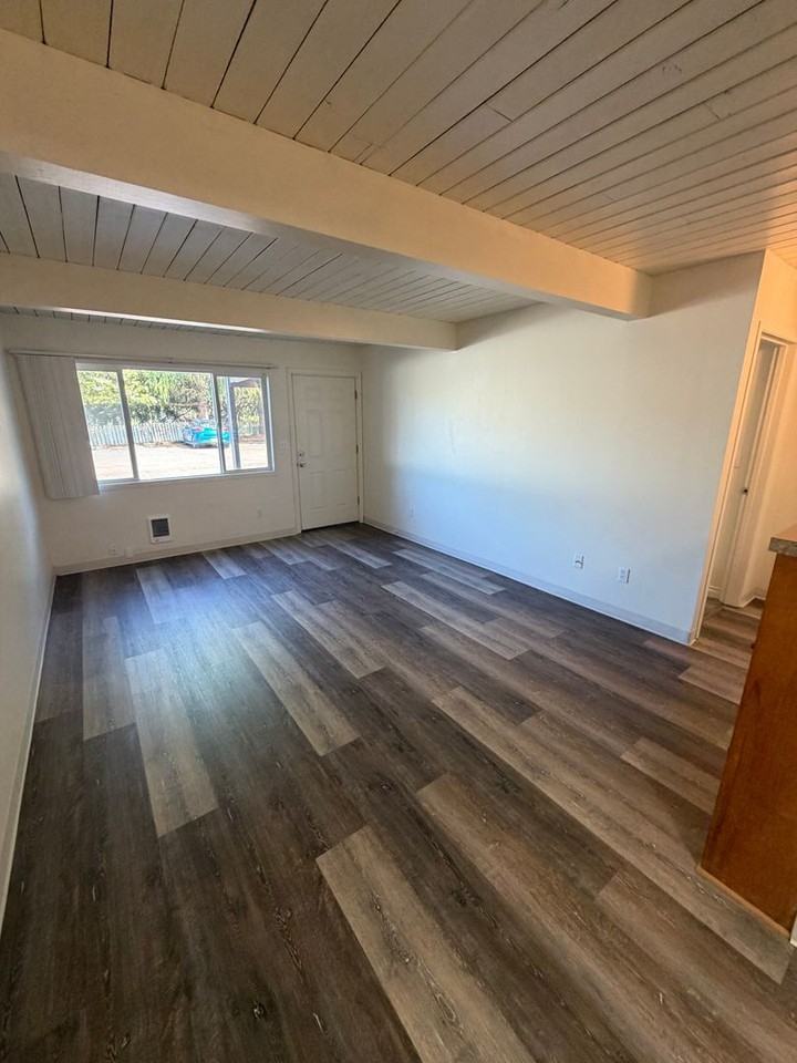 755 Nw 3rd St #10 - Photo 6 of 13