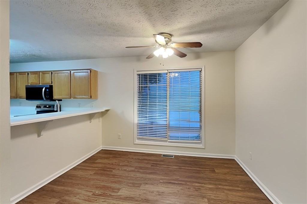 819 Hillary Court - Photo 3 of 7