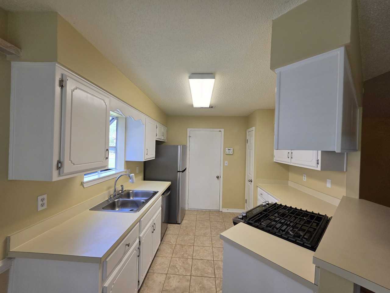 148 Meadowbrook Ct #1 - Photo 6 of 34