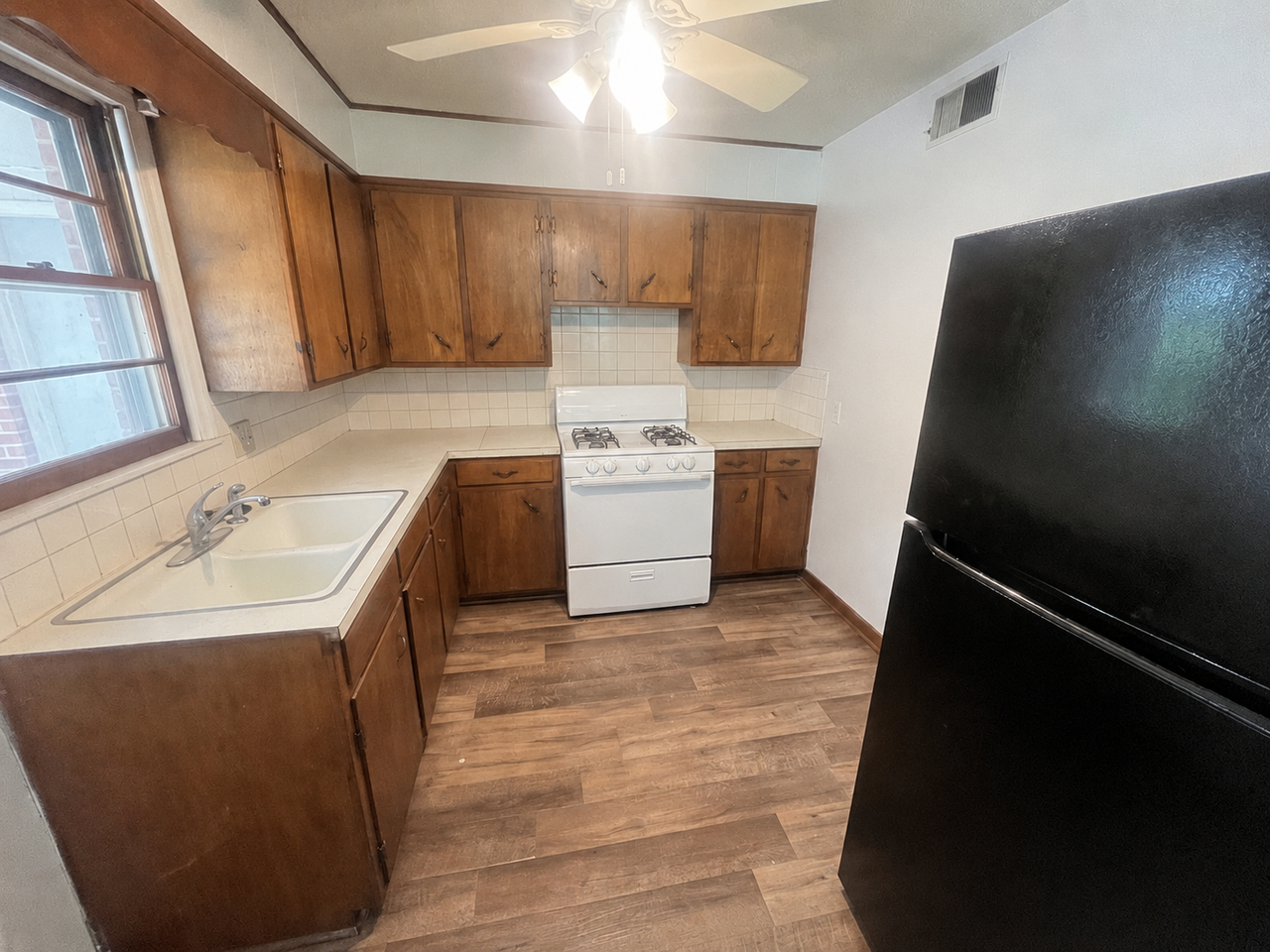 730 E Culton St #4 - Photo 3 of 8