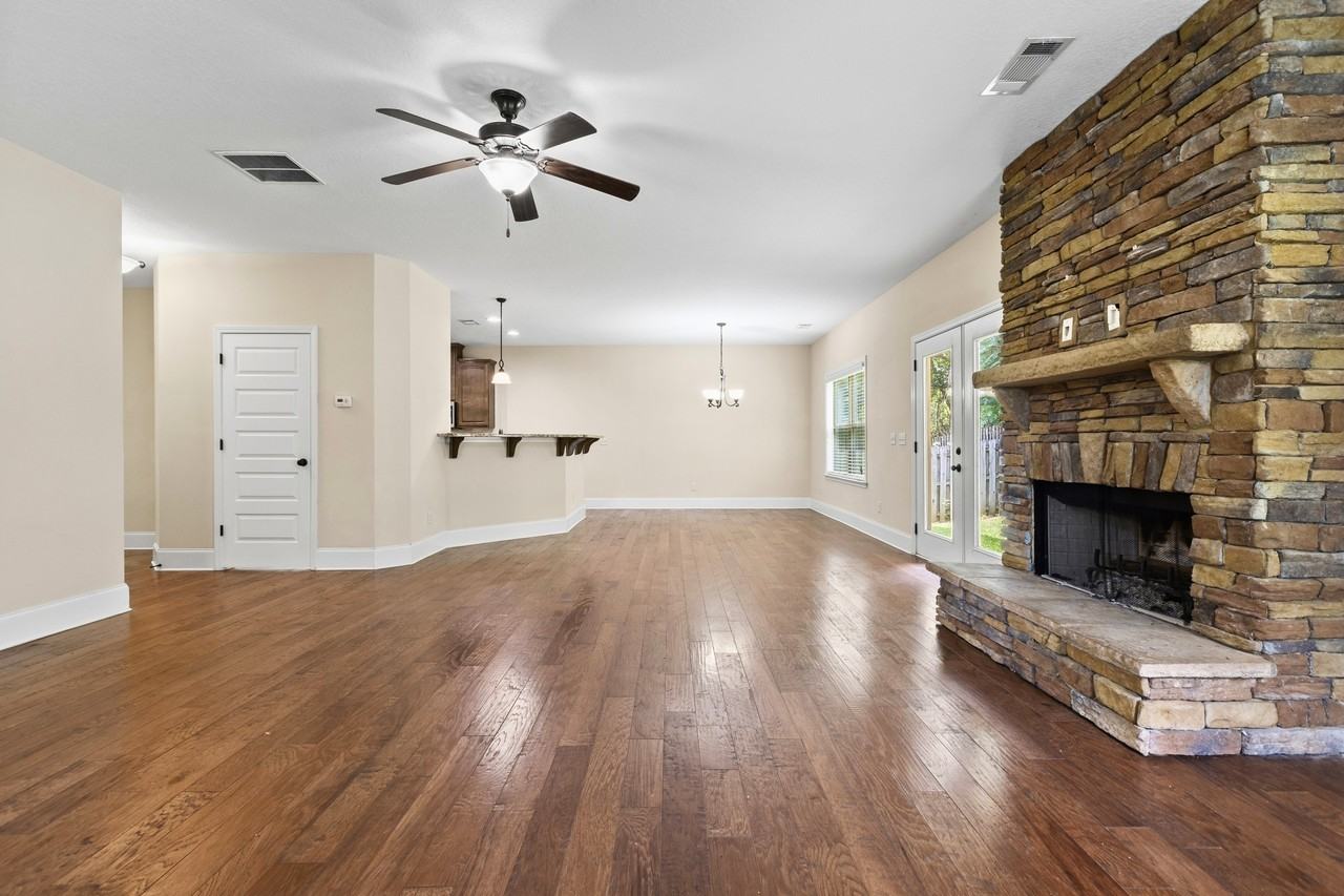 1177 Weatherford St #NA - Photo 3 of 14
