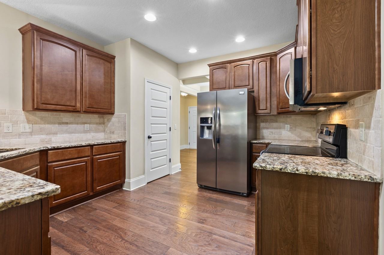 1177 Weatherford St #NA - Photo 4 of 14