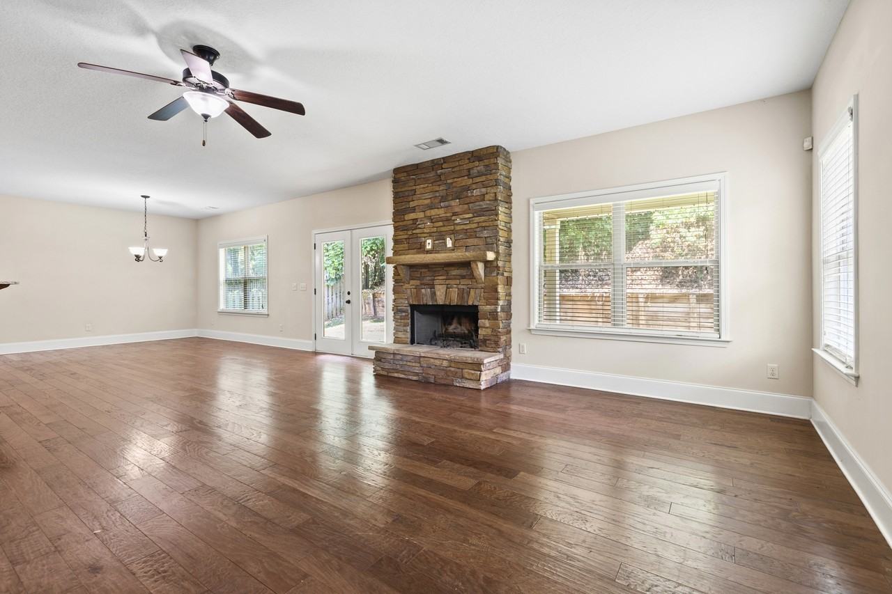 1177 Weatherford St #NA - Photo 6 of 14