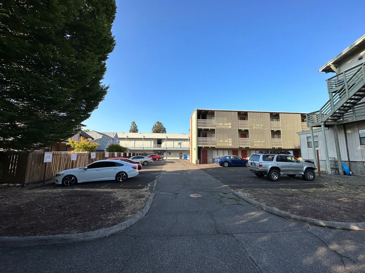 Apperson Arms Apartments - Photo 2 of 5